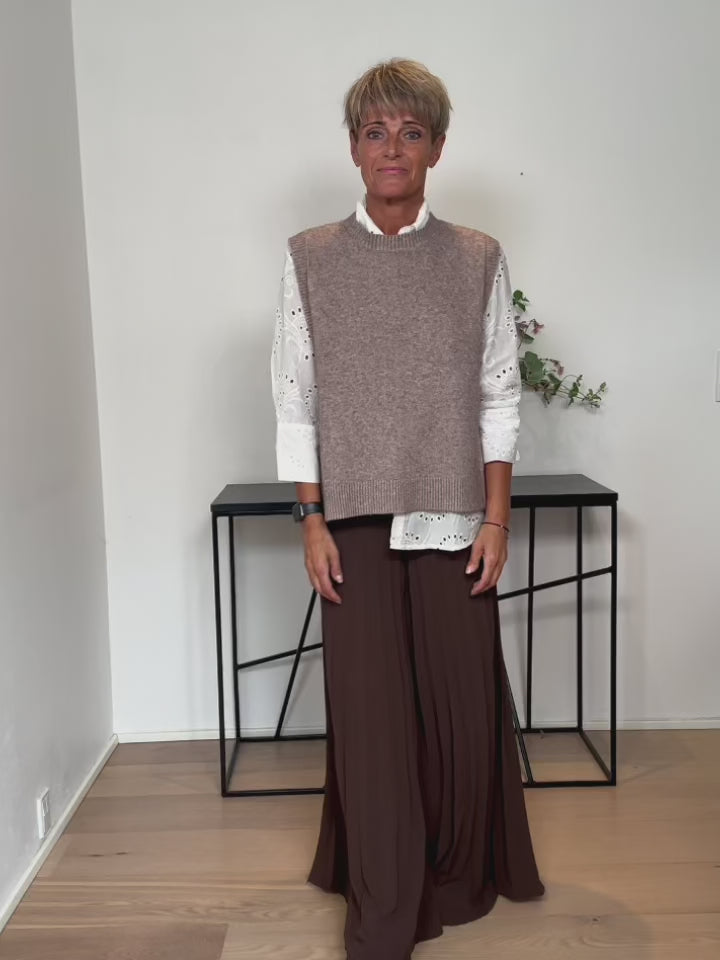 Baghuset Taupe Vest V