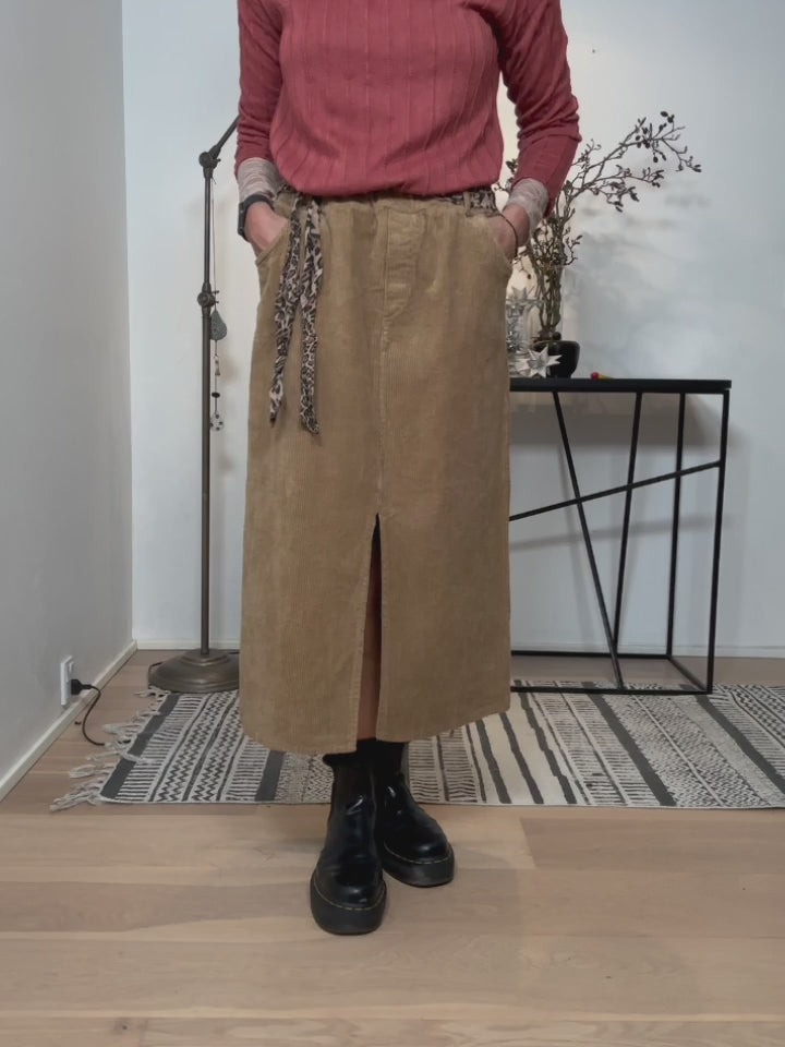 Baghuset Camel Fløjl Skirt Hé