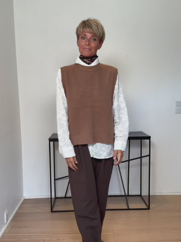 Baghuset Brun Vest V