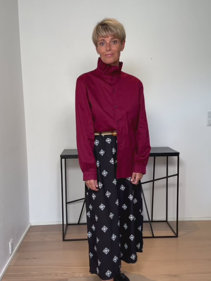 Baghuset High Neck Skjorte Bourgogne NB