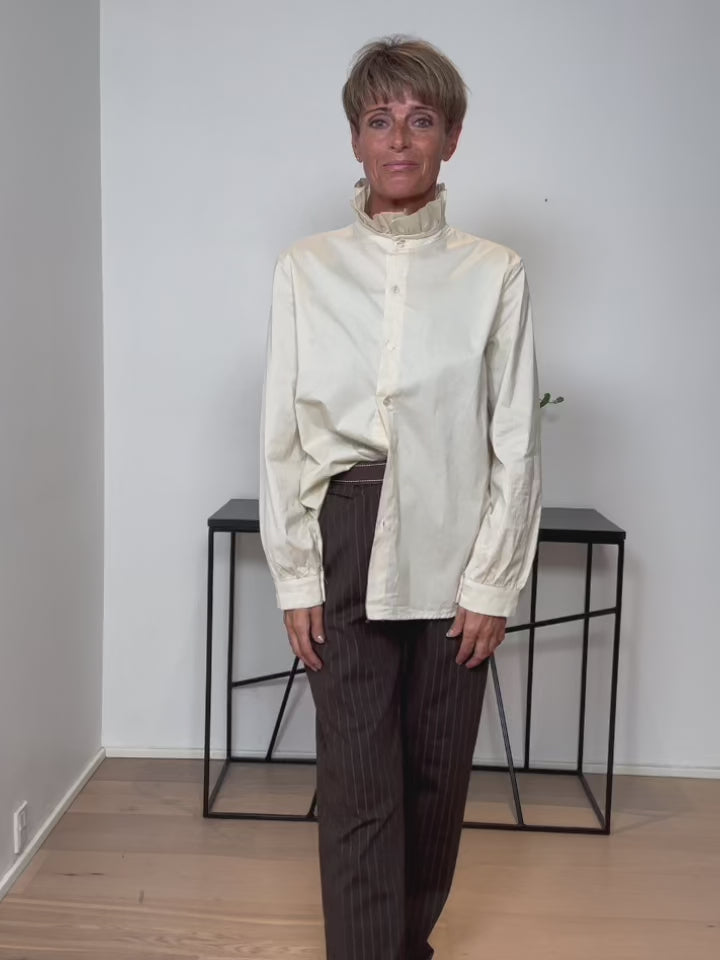 Baghuset High Neck Skjorte Off White NB