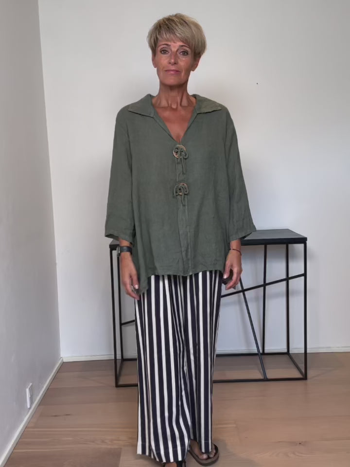 Baghuset Kaki Hør Bluse Stor Knap HL