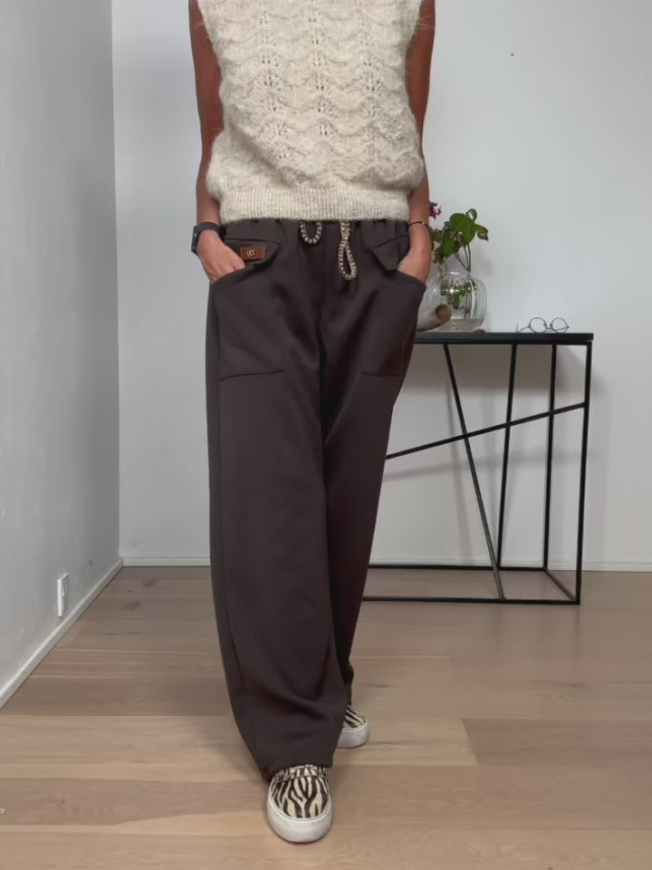 Baghuset Brun Buks /Front Lomme S