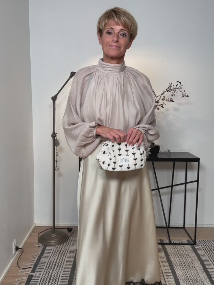 Baghuset Ecru/Sort Pung M&C