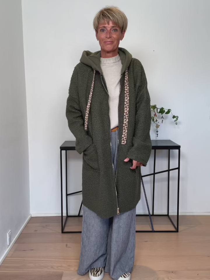 Baghuset Bouclé Frakke Kaki C